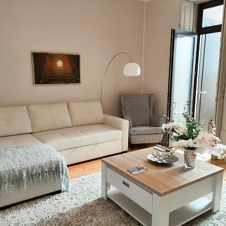 Porto Historic - Apartment With Private Patio Bagian luar foto