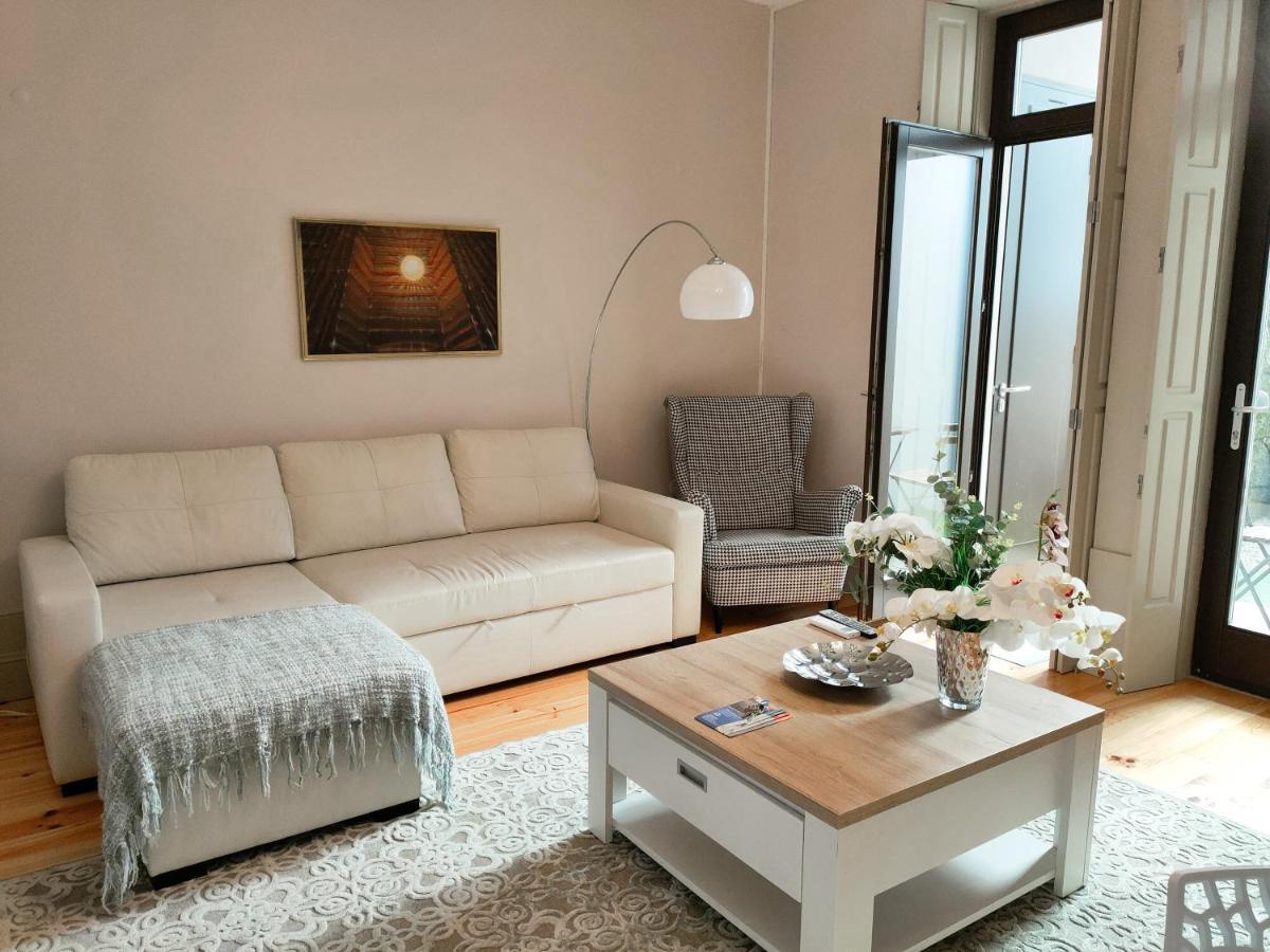 Porto Historic - Apartment With Private Patio Bagian luar foto