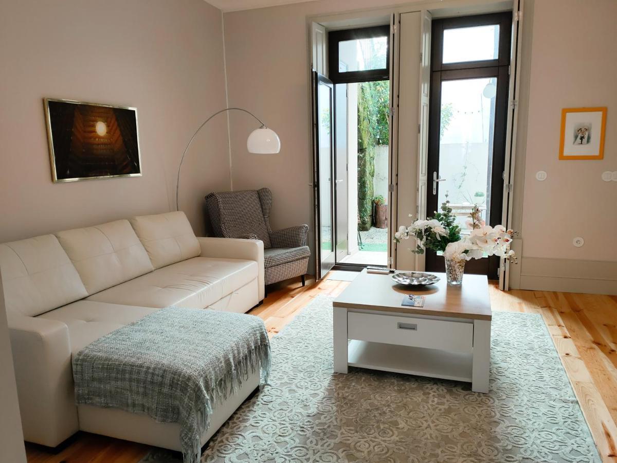 Porto Historic - Apartment With Private Patio Bagian luar foto